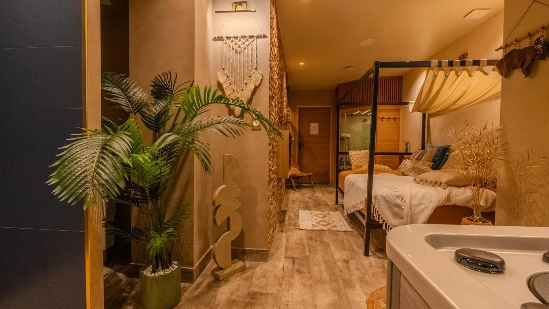 Pandora Spa Лилль